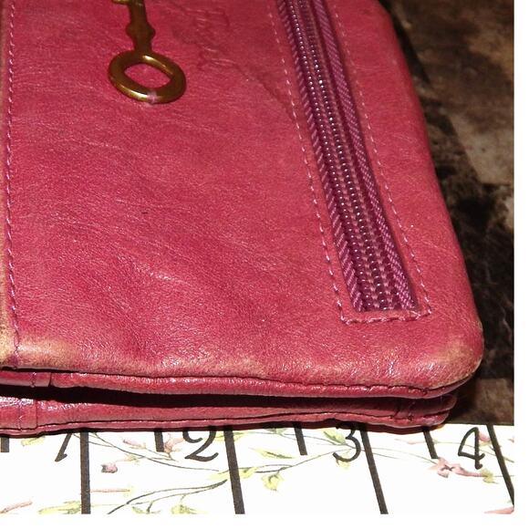 Rare Vintage Soft Red Leather "Long Live Vintage" Imprinted Fossil Wallet - Picture 11 of 12